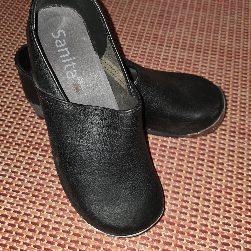Sanita Women's Black Clogs Vintage Steel-toe